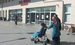 Sokak köpeklerinin saldırdığı çocuk yaralandı