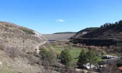 Su altında kalacak mezarlıktaki kabirler taşınıyor