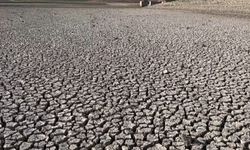 Tahtalı Barajı'nda su seviyesi yüzde 6'ya düştü; kuraklık dronla görüntülendi