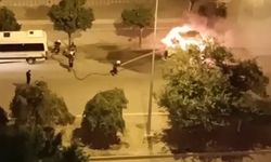 Tantuni satılan kamyonet alev alev yandı