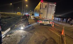 TIR ile çarpışan traktörün sürücüsü ve eşi öldü