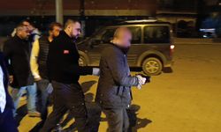 TIR'a arkadan çarpan otomobil sürücüsü yaralandı