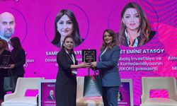 ULUSKON Başkanı Atasoy, Bakü'de ‘Yılın Başarılı İş Kadını' ödülüne layık görüldü