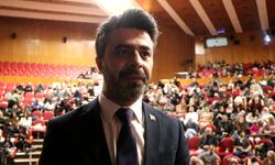 Üniversiteliler, türküler eşliğinde bar oyunlarını sahneledi / Ek fotoğraflar