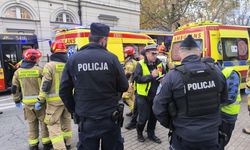 Varşova'da iki tramvay ile otobüs çarpıştı: 24 yaralı