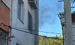 Yangına müdahale etmeye çalışan ev sahibi, dumandan etkilendi