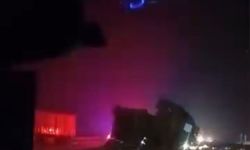 Yardım için duran TIR'a hafif ticari araç çarptı: 1 ölü, 5 yaralı