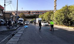 Yolun karşısına geçmek isterken otomobilin çarptığı yaya öldü