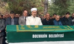 Zehirlenme şüphesiyle hayatını kaybeden aile; baba, 2 çocuğu ve eşinin yanına defnedildi