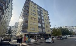 3 aylık bebeğini 4'üncü kattan attı