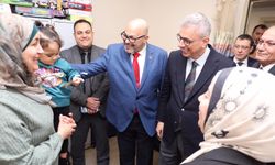 Bakan Memişoğlu, Kahire'de Filistinli hastaları ziyaret etti