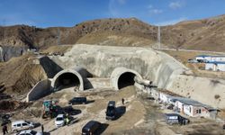Bakan Uraloğlu: Kırık Tüneli, dağların kalbine mühendislik imzası atan bir eser niteliği taşıyor (2)