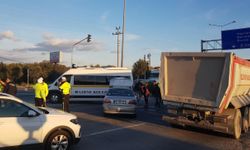 Balıkesir'de öğrenci servisi ile otomobil çarpıştı: 7 yaralı   