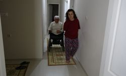 Bedensel engelli çift, birbirine 'el ve ayak' oldu