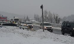 Bolu Dağı geçişinde yoğun kar yağışı (2)