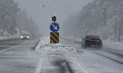Bolu Dağı geçişinde yoğun kar yağışı
