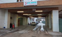 Boşanma aşamasındaki eşini eve kadar takip edip bıçakladı