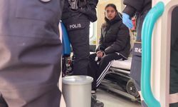 Bursa'da 3 katlı apartmanda yangın; 2 kişi dumandan etkilendi