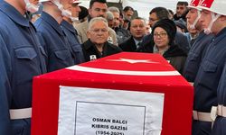 Cami çıkışı evine giderken kazada ölen Kıbrıs gazisi toprağa verildi