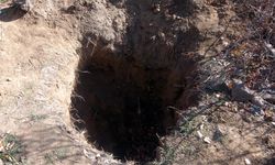 Defineciler, tarihi Haydar Baba Mezarlığı'nı talan etti