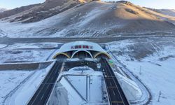 Dünyanın en uzun otoyol tüneli Çin'de açıldı