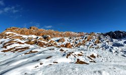 Eğribucak Kayalıkları'nda kış manzarası; Mars'a kar yağmış gibi