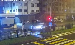 Ehliyetsiz sürücünün kullandığı otomobilin motosiklete çarptığı kaza kamerada; 1 ölü (2)