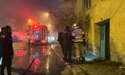 Evde çıkan yangında anne öldü, kızı yaralandı