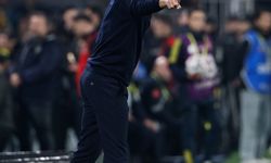 Fenerbahçe derbide 90+5'inci dakikada bulduğu golle yoluna yenilgisiz devam ediyor