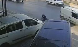 Hafif ticari aracın yayaya çarptığı kaza kamerada