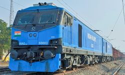 Hindistan'da trende yangın: 1 ölü