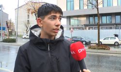 İstanbul - Arnavutköy'de okul çıkışı otostopla eve giden öğrencilerden 'otobüs seferlerinin artırılması' talebi