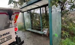 İstanbul- Beykoz'da otobüs duraklarının camlarını kıran 2 şüpheli yakalandı