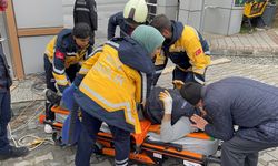 İstanbul- Beylikdüzü'nde rögara düşen işçiyi itfaiye kurtardı