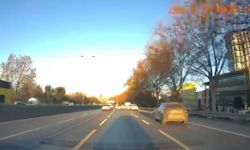 İstanbul- Esenler'de 4 aracın karıştığı zincirleme kaza kamerada