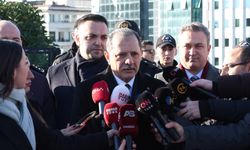 İstanbul - İstanbul İl Emniyet Müdürü Yıldız, Taksim Meydanı'nda yılbaşı için alınan tedbirleri denetledi