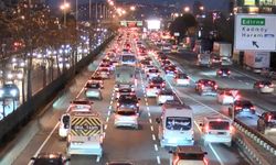 İstanbul - İstanbul'da haftanın ilk iş gününde trafik yoğunluğu