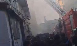 İstanbul - Sultangazi'de binanın çatısında yangın; yaralılar var-2 / Ek görüntü