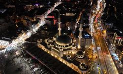 İstanbul- Yeni yıla saatler kala Taksim Meydanı havadan görüntülendi