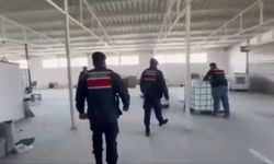 İzmir'de 3 bin 360 litre etil alkol ele geçirildi