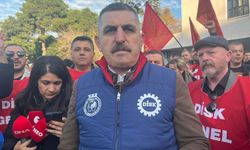 İzmir'de belediye işçileri 'çıplak ayakla' yürüdü