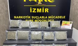 İzmir'de durdurulan araçta 21 kilo skunk ele geçirildi
