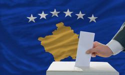Kosova'da seçmenler, erken genel seçim için sandık başında