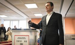 Kosova'daki erken genel seçimi mevcut Başbakan Kurti kazandı