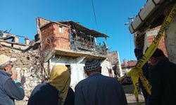 Manisa'da evi yanan kadına ulaşılamıyor