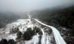 Manisa'da seyirlik kar manzarası
