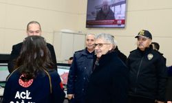 Niğde Valisi Çelik, yılbaşı gecesi görev alan personelleri ziyaret etti