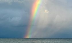 Ordu’da denizin üzerinde gökkuşağı oluştu