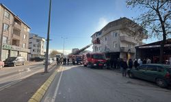 Oto kaportacıda çıkan yangın söndürüldü