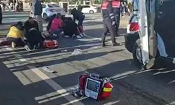 Otomobil ile üçteker çarpıştı: 2 ölü, 1 yaralı